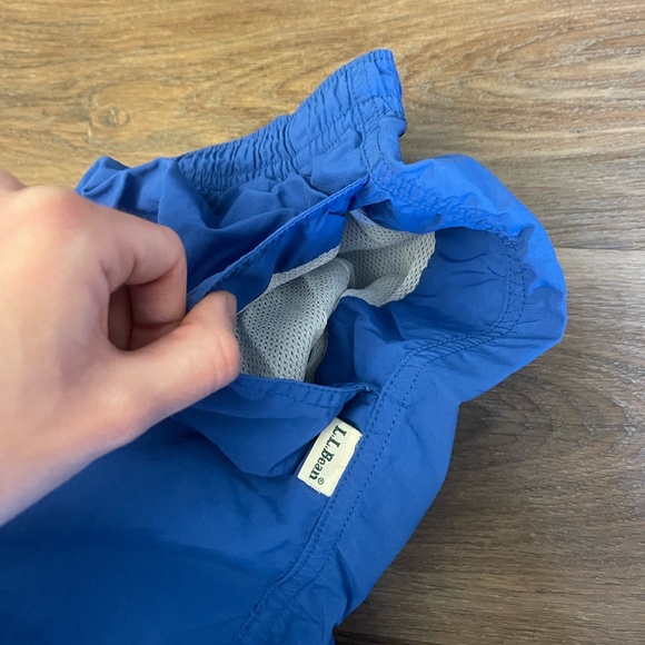 L.L Bean Women's L Blue Nylon Shorts - Picture 4 of 4